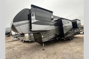 New 2025 Grand Design Solitude 380FL Photo