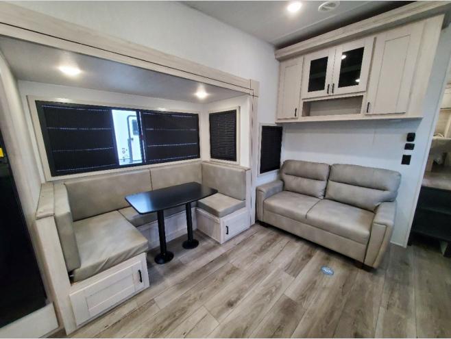 New 2024 EAST TO WEST Blackthorn Half-Ton 27BH-OK Fifth Wheel at Craig ...