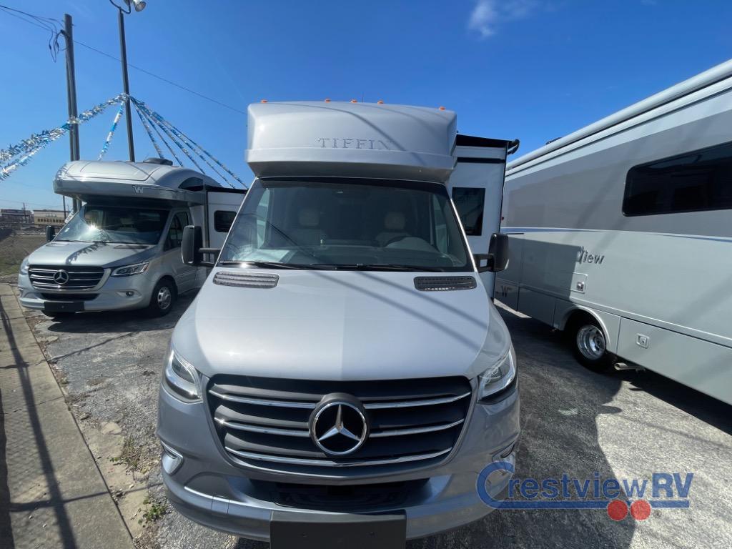2024 Mercedes Benz Sprinter 3500 photo 2