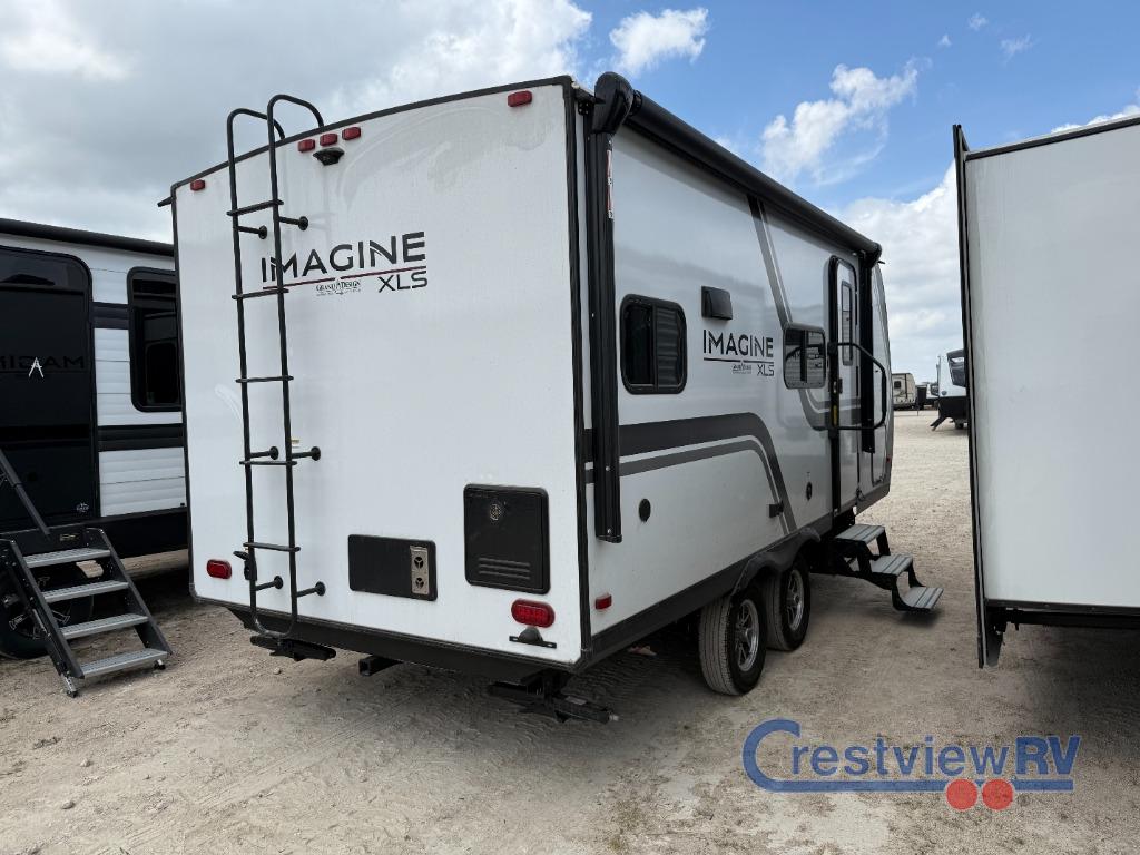 2025 Grand Design Recreational Imagine Narrow Body photo 4