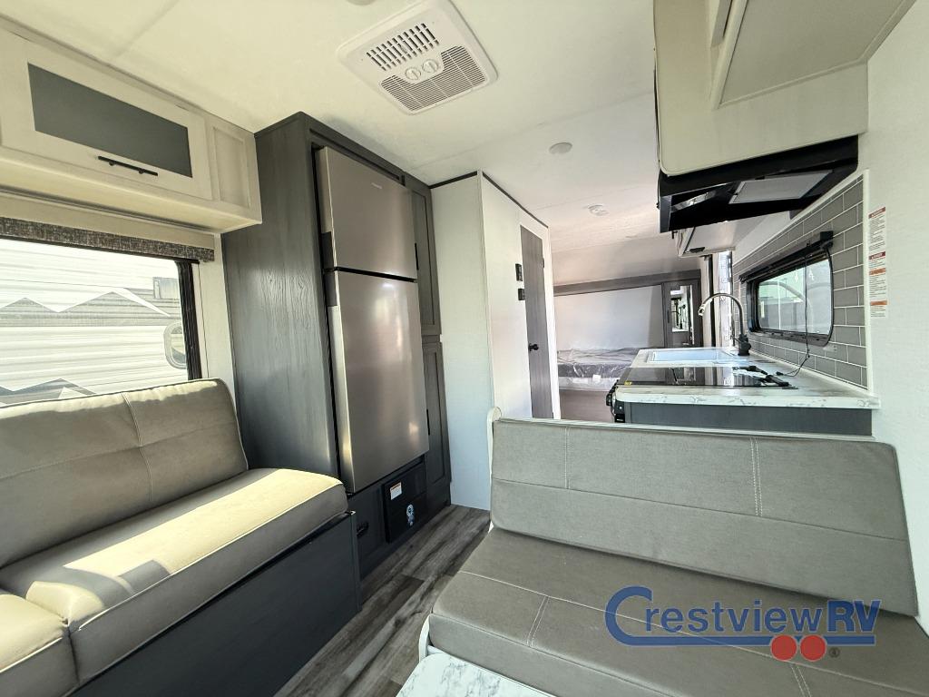 2025 Colorado Colorado photo 3