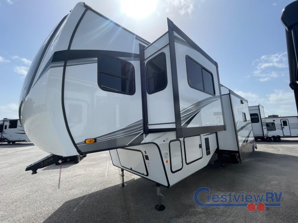 2025 Grand Design Recreational Reflection Narrow Body photo 4