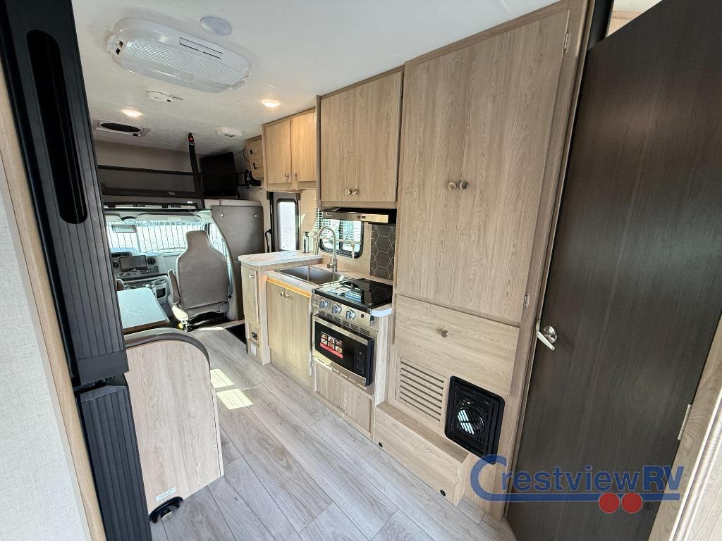 2025 Ford E-450 photo 4
