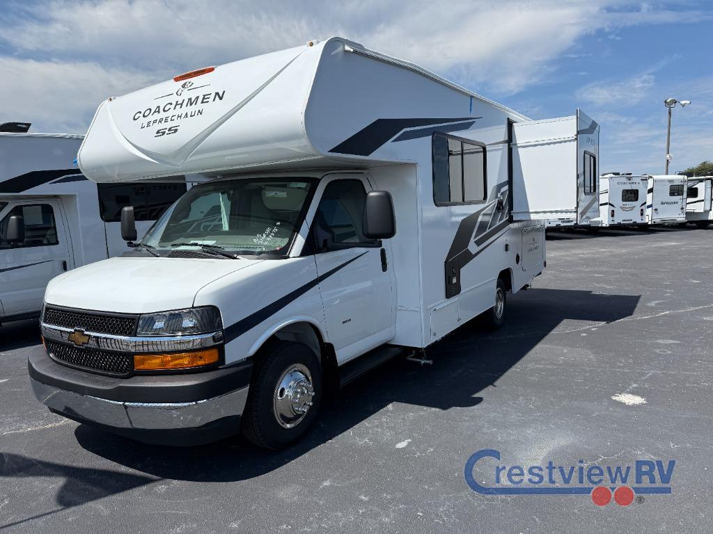 2025 Chevrolet Express 3500 Cutaway photo 2