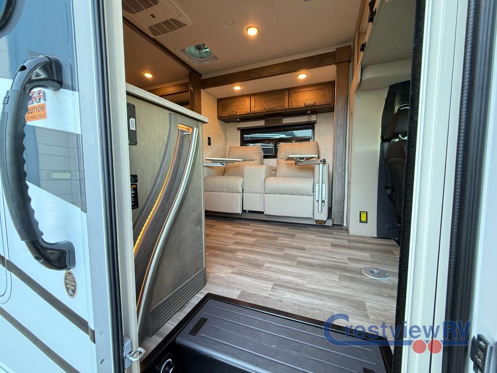 2022 Mercedes Benz Sprinter photo 3