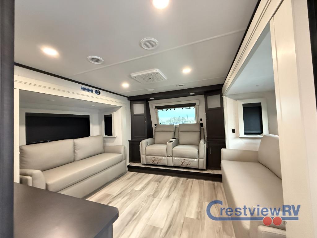 2026 Alpine Alpine photo 3