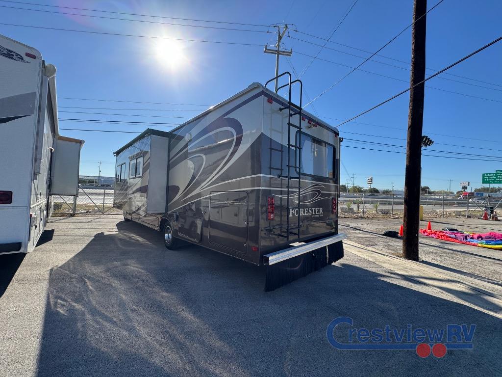 2012 Ford E-450 photo 3