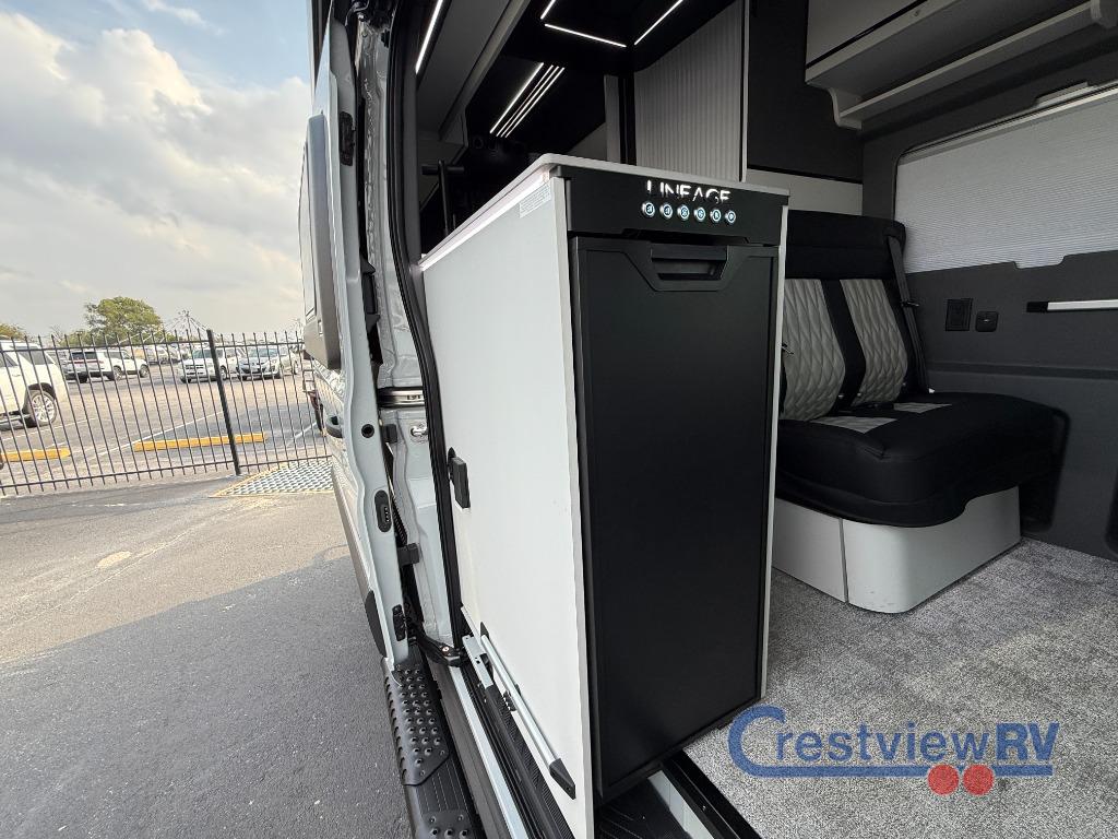 2025 Ford Transit photo 4