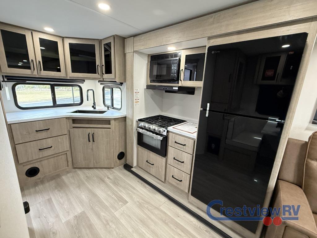 2026 Grand Design Recreational Imagine Narrow Body photo 4