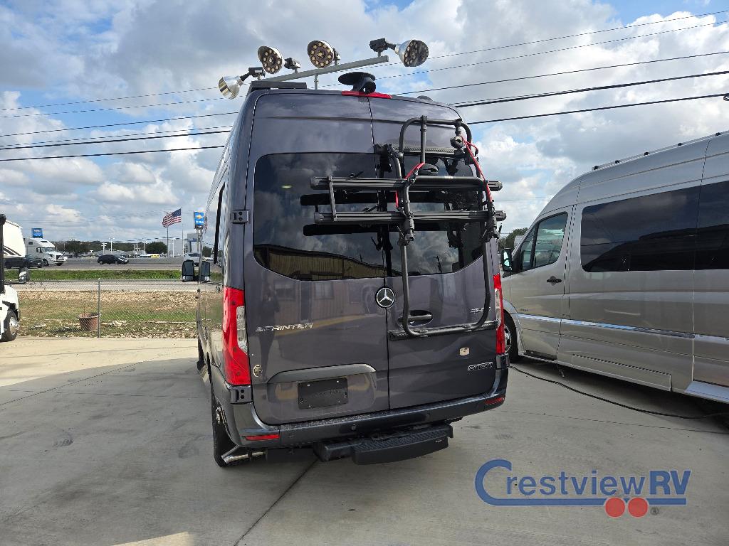 2021 Mercedes Benz Sprinter photo 3