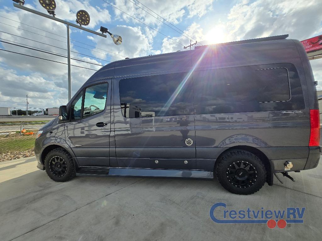 2021 Mercedes Benz Sprinter photo 2