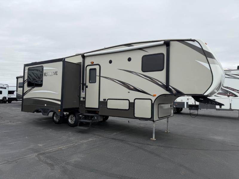 Used 2016 CrossRoads Rezerve 28RL