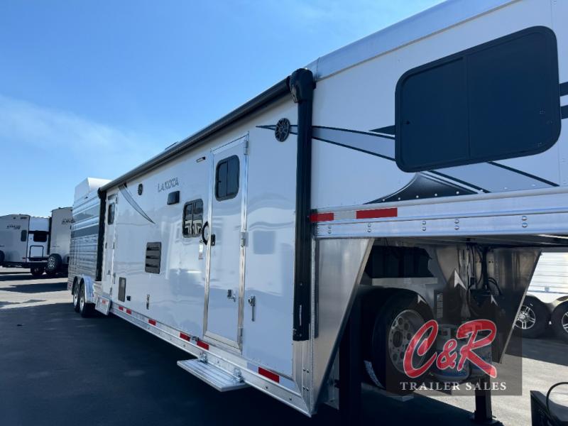 2025 Lakota charger living quarters livestock trailer