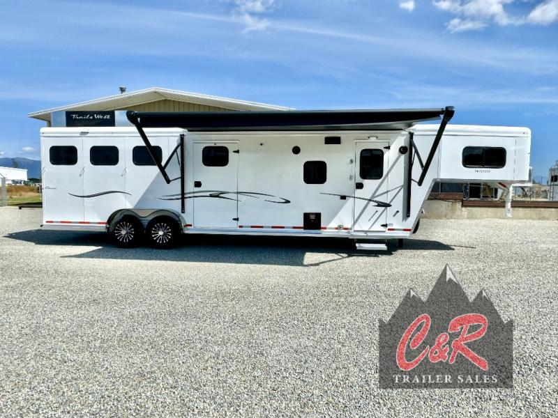 2025 Trails West classic 3 horse living quarters