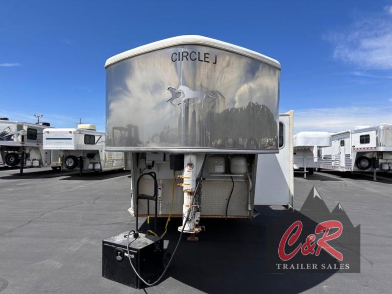 2006 Circle J 3 horse trailer with living quarters