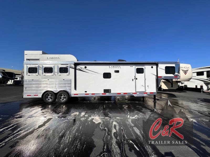 2024 Lakota charger 3 horse with living quarters