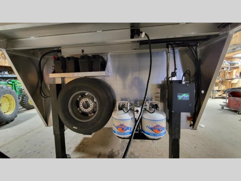 New 2024 Lakota Charger C8315SR Horse Trailer at Countryside RV & Trailer Sales Colfax, IA 0691