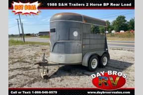 Used 1988 S & H Trailers Inc. 2 Horse BP Rear Load Photo