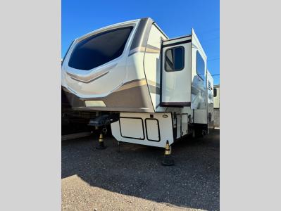 Side view with two slide outs