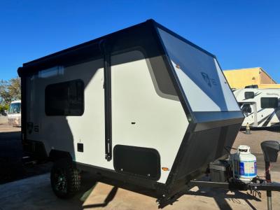Passenger side view with 9' power awning