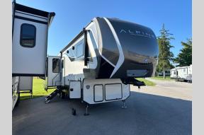 New 2025 Keystone RV Alpine Avalanche Edition 321RL Photo