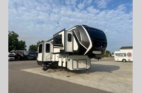 New 2025 Keystone RV Alpine 3700FL Photo