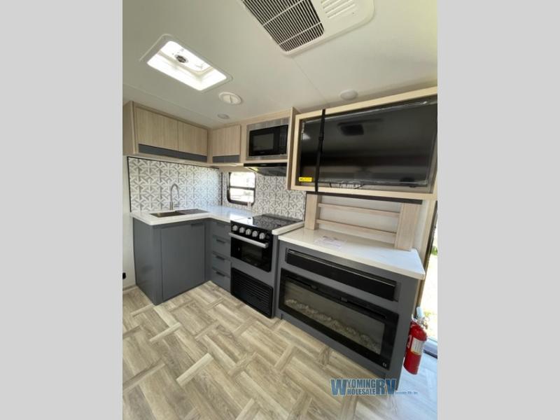 New 2024 Prime Time RV Tracer 25BHS Travel Trailer at Eastside RVs