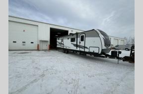 Used 2021 Cruiser Radiance Ultra Lite 28BH Photo