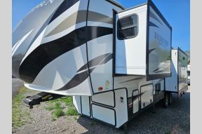 Used 2021 Heartland Bighorn Traveler 32RS Photo
