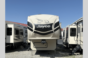 Used 2015 Jayco Pinnacle 36FBTS Photo