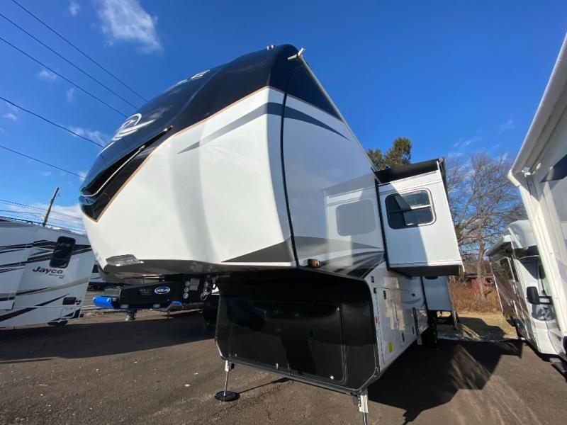 RV listing image