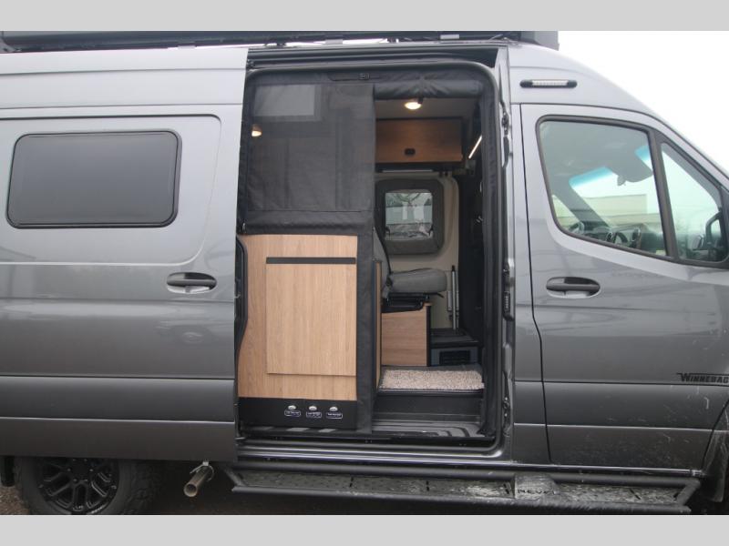 2025 Revel/44E/2025 image-5