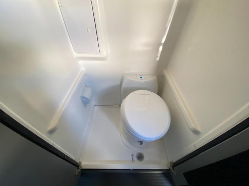 2025 Revel/44E/2025 image-26