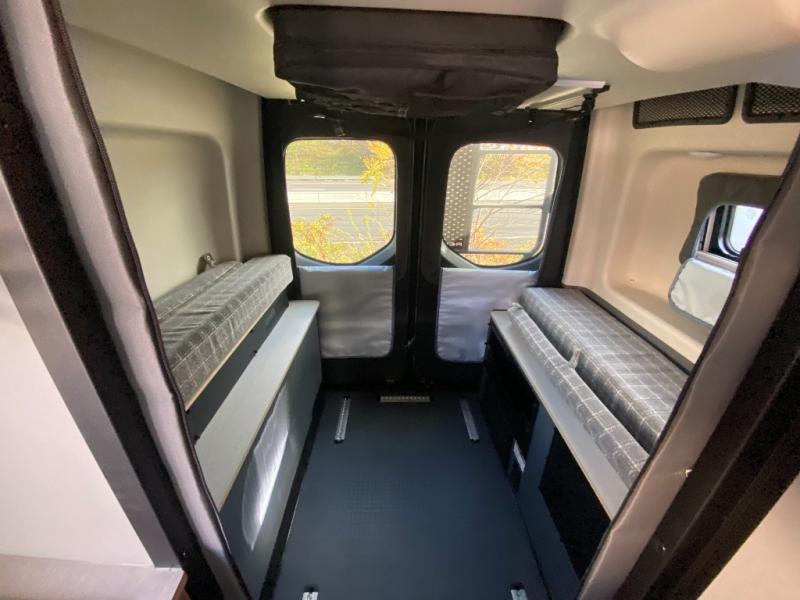 2025 Revel/44E/2025 image-28