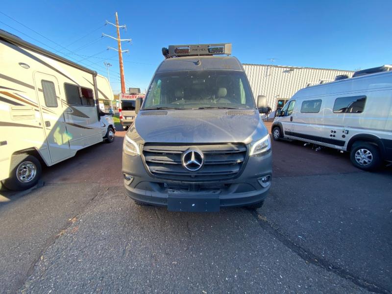 2025 Revel/44E/2025 image-3