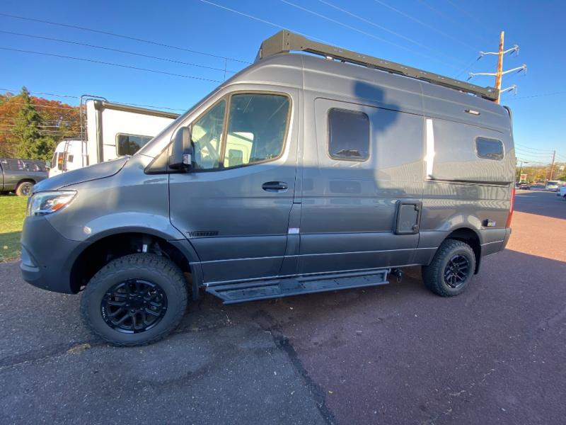 2025 Revel/44E/2025 image-5