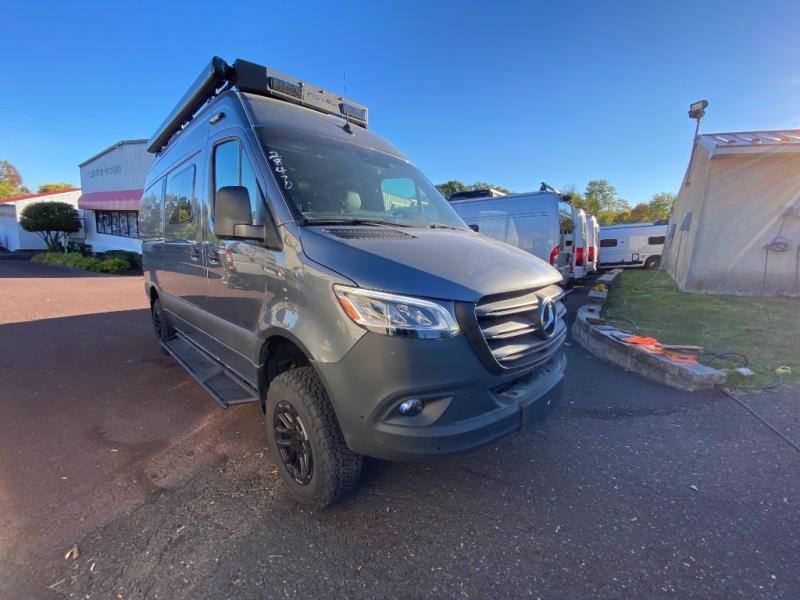 2025 Revel/44E/2025 image-2