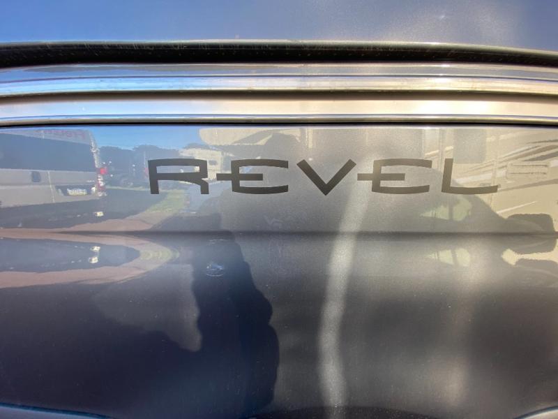 2025 Revel/44E/2025 image-14