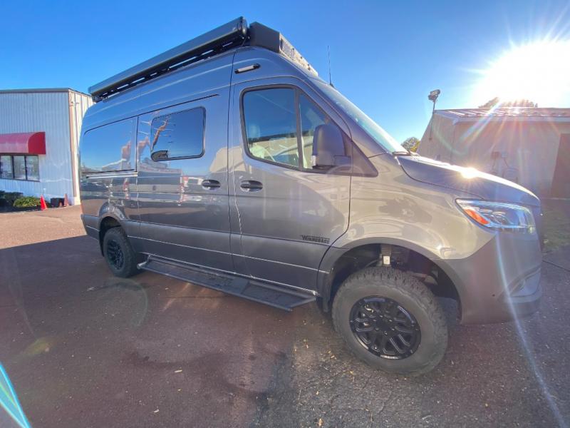 2025 Revel/44E/2025 image-15