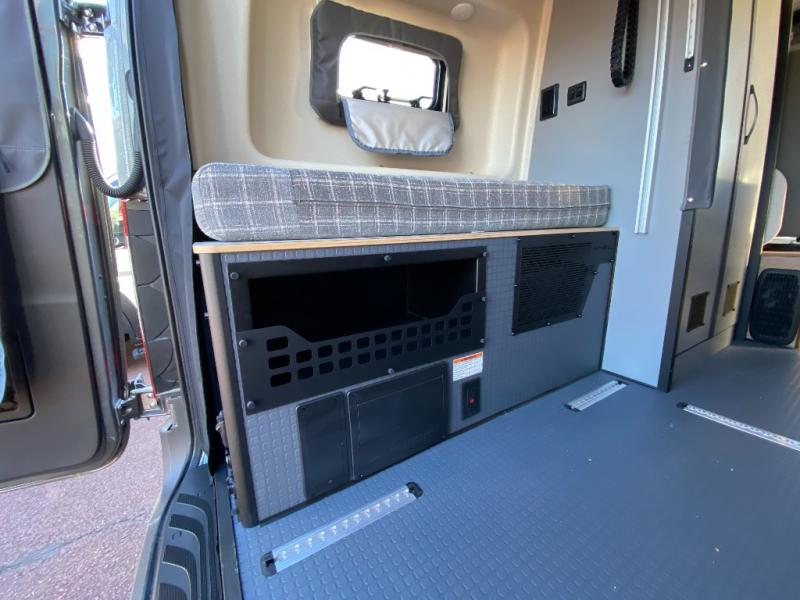 2025 Revel/44E/2025 image-11