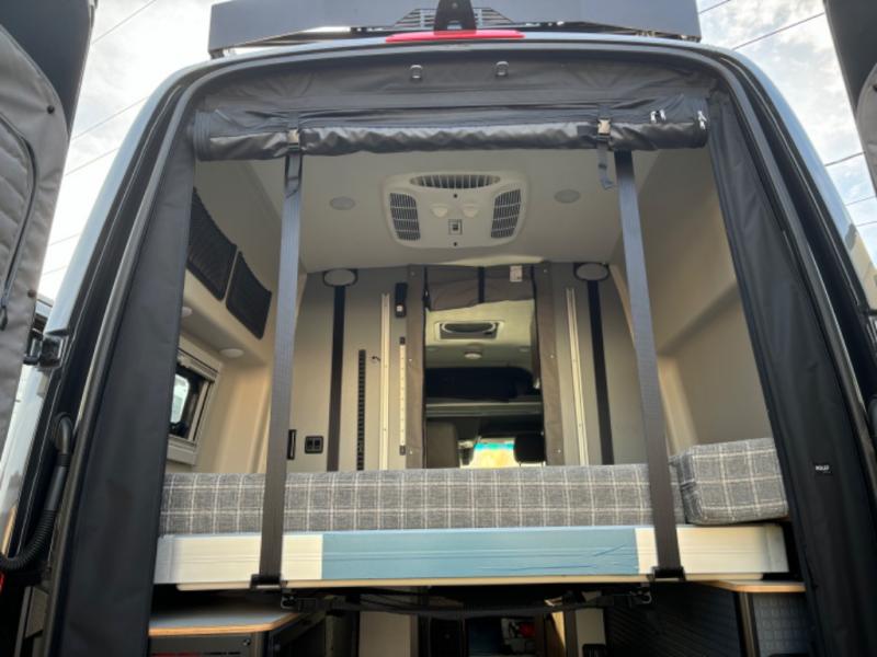 2025 Revel/44E/2025 image-12