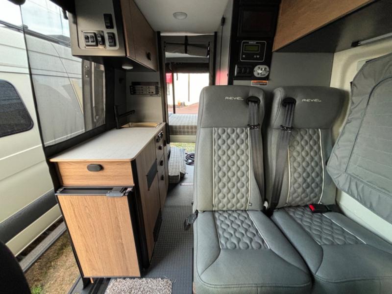 2025 Revel/44E/2025 image-24