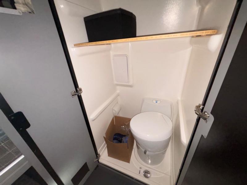 2025 Revel/44E/2025 image-30