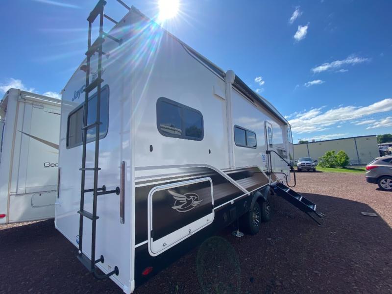 RV listing image