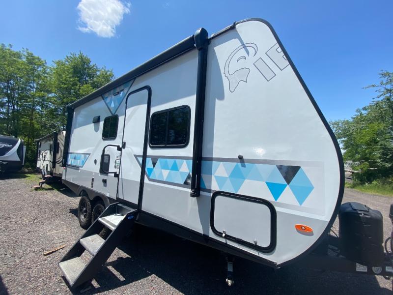 RV listing image