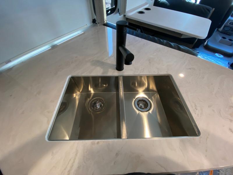 Sunstar/31B/2025 image-32