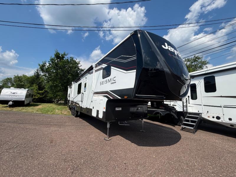 RV listing image