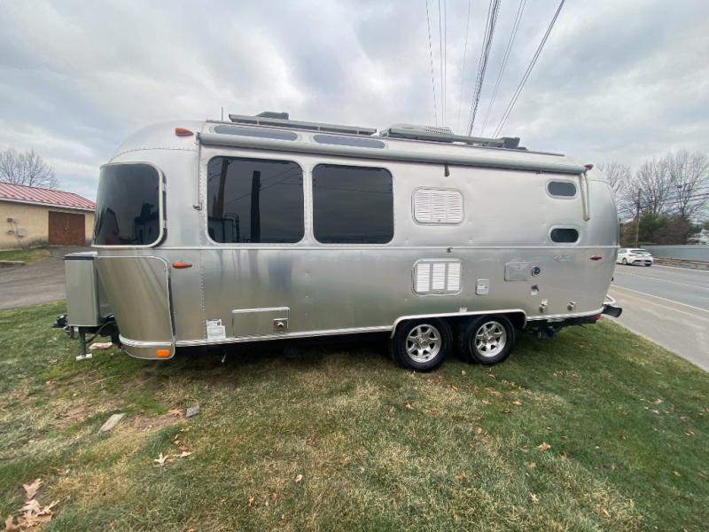 RV listing image