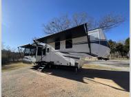 New 2025 Palomino Columbus 383RLH image