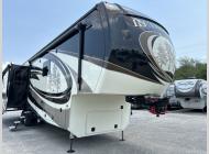 Used 2018 Redwood RV Redwood 3901MB image
